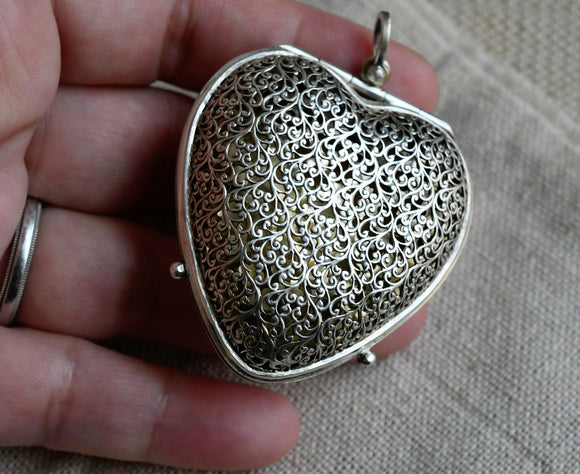 Large Antique Victorian Sterling Silver Heart Shape Vinaigrette Keepsake Locket, Full Hallmark 1889, Gift for Her