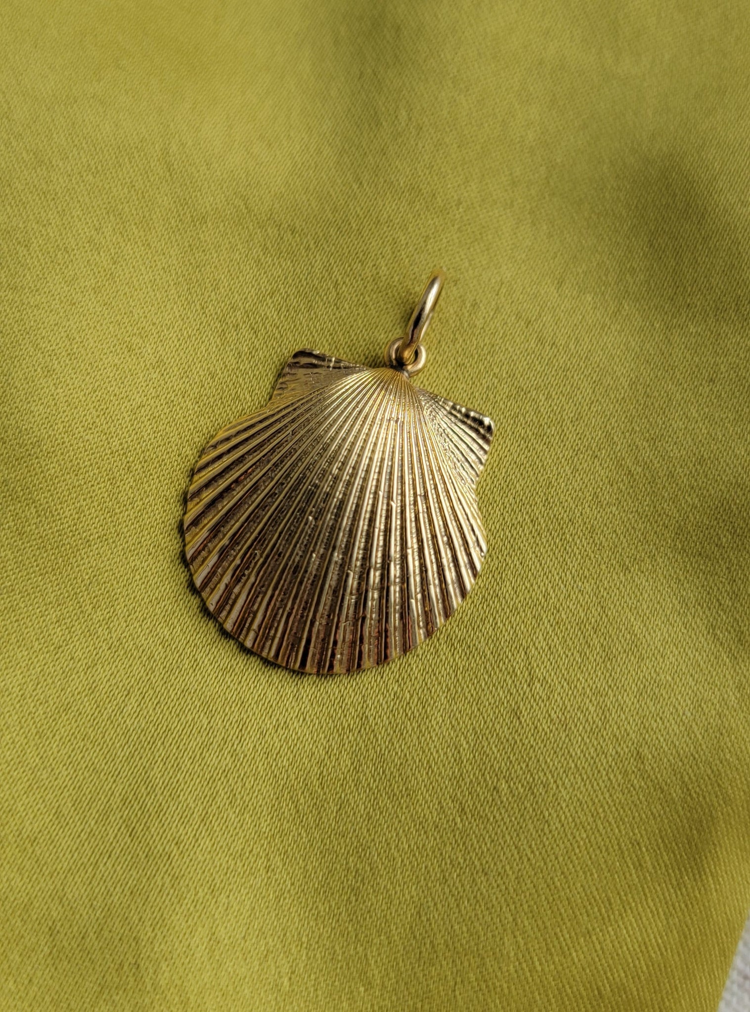 Seashell Enamel Charms | Scallop Shell Charm | Nautical Pendant | Marine Life Jewelry Making (2pcs / Green Yellow / 13mm x 19mm)