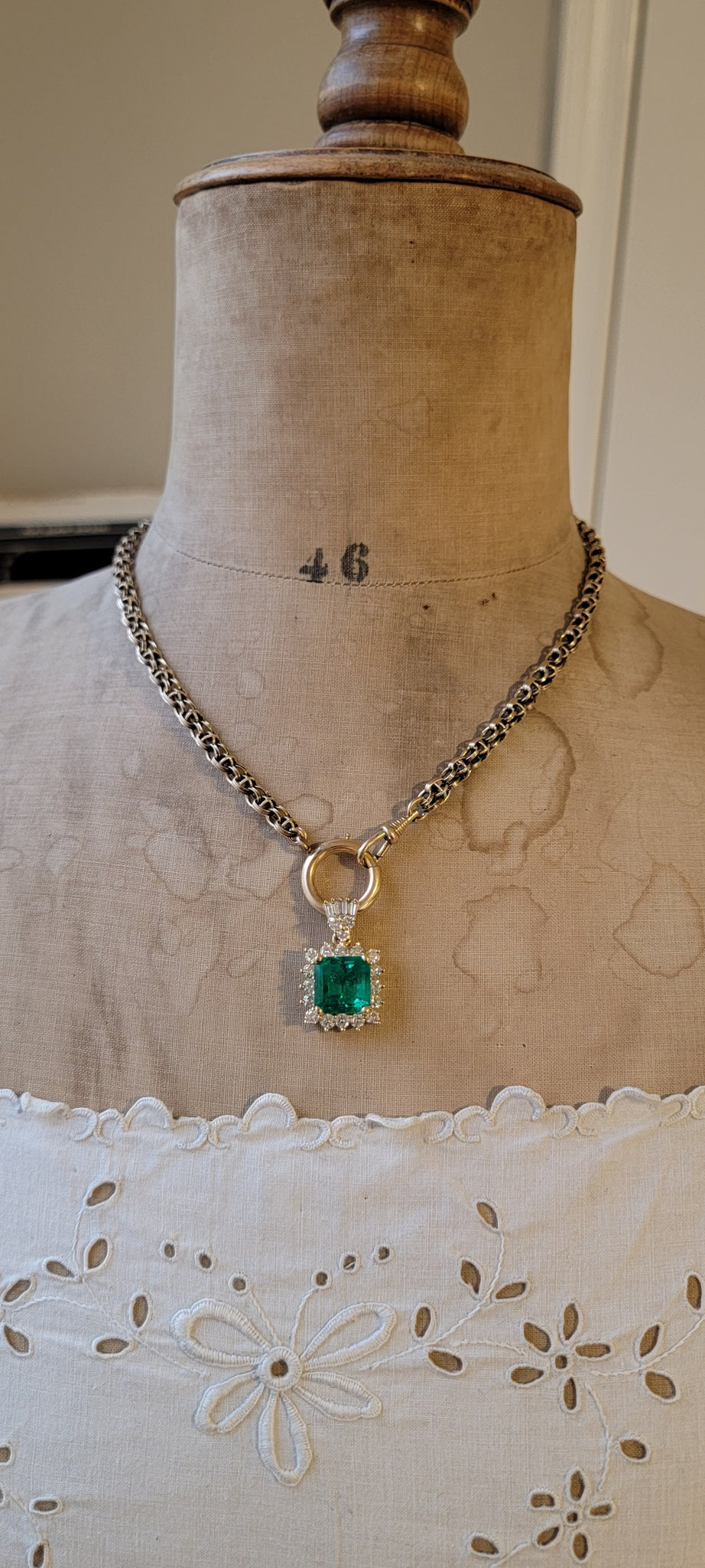 9ct Yellow Gold Vintage Emerald Necklace – BURLINGTON